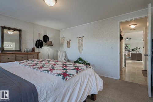4000 Aspen Way, Leduc, AB - Indoor Photo Showing Bedroom