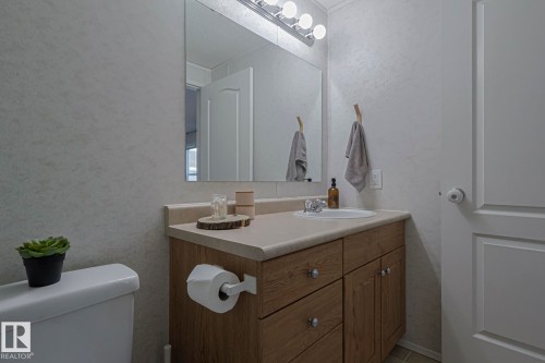 4000 Aspen Way, Leduc, AB - Indoor Photo Showing Bathroom