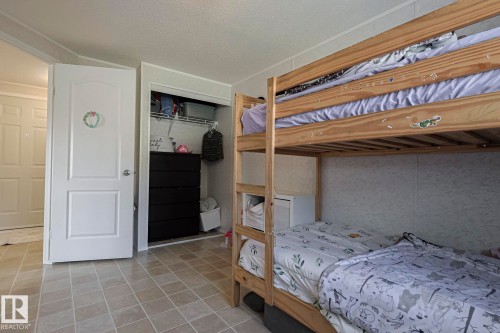 4000 Aspen Way, Leduc, AB - Indoor Photo Showing Bedroom