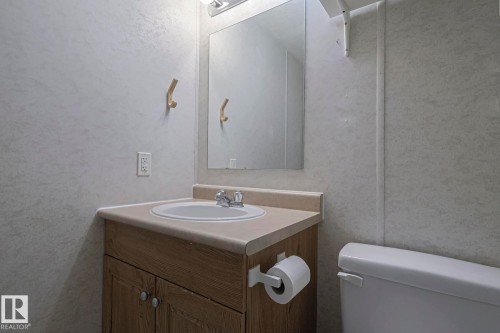 4000 Aspen Way, Leduc, AB - Indoor Photo Showing Bathroom