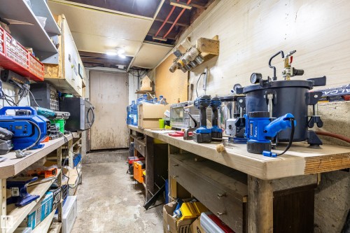 8 Fourth Street, Duffield, AB - Indoor With Storage