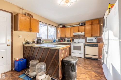 8 Fourth Street, Duffield, AB - Indoor Photo Showing Kitchen