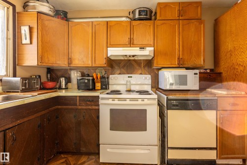 8 Fourth Street, Duffield, AB - Indoor Photo Showing Kitchen