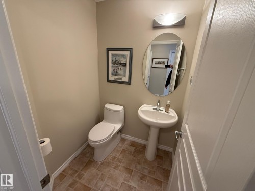 223 Ormsby Road East, Edmonton, AB - Indoor Photo Showing Bathroom