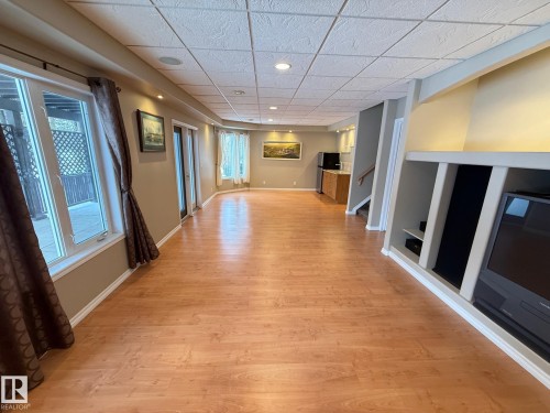 223 Ormsby Road East, Edmonton, AB - Indoor Photo Showing Other Room