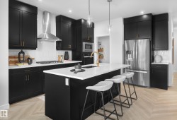 2126 MUCKLEPLUM Crescent  Edmonton, AB T6X 3G9