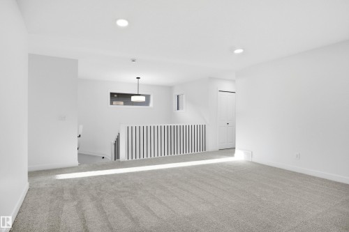 2126 Muckleplum Crescent, Edmonton, AB - Indoor Photo Showing Other Room