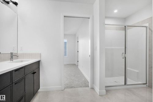 2126 Muckleplum Crescent, Edmonton, AB - Indoor Photo Showing Bathroom