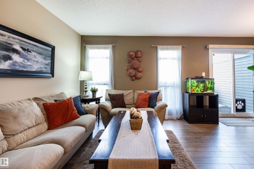 112 Kirpatrick Way, Leduc, AB - Indoor Photo Showing Living Room