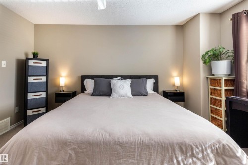 112 Kirpatrick Way, Leduc, AB - Indoor Photo Showing Bedroom