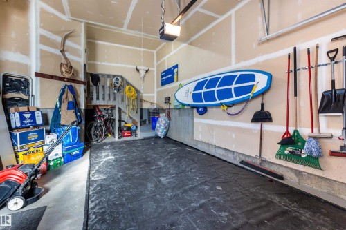 112 Kirpatrick Way, Leduc, AB - Indoor Photo Showing Garage