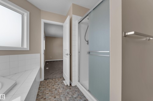 1739 61 Street, Edmonton, AB - Indoor