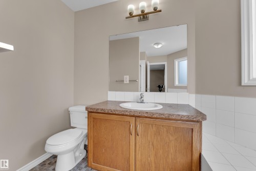 1739 61 Street, Edmonton, AB - Indoor Photo Showing Bathroom