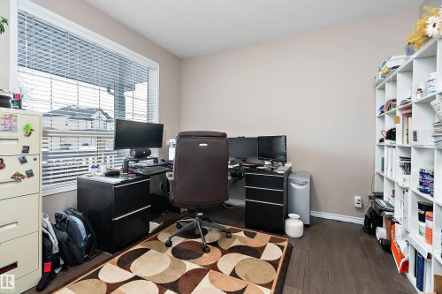 1105 Klarvatten Cove, Edmonton, AB - Indoor Photo Showing Office