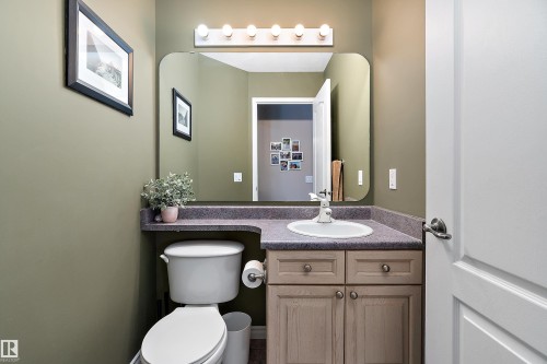 1105 Klarvatten Cove, Edmonton, AB - Indoor Photo Showing Bathroom