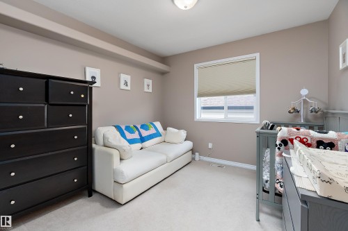 1105 Klarvatten Cove, Edmonton, AB - Indoor Photo Showing Bedroom
