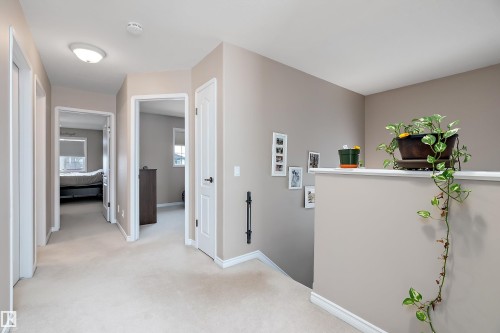 1105 Klarvatten Cove, Edmonton, AB - Indoor Photo Showing Other Room