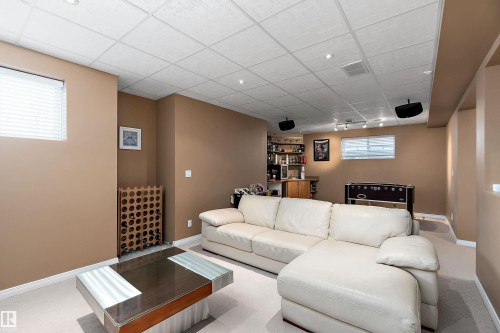 1105 Klarvatten Cove, Edmonton, AB - Indoor Photo Showing Other Room