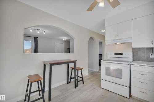 4805 48 Avenue, Wetaskiwin, AB - Indoor Photo Showing Kitchen