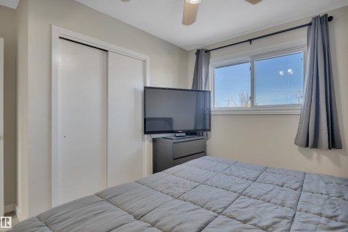 4805 48 Avenue, Wetaskiwin, AB - Indoor Photo Showing Bedroom