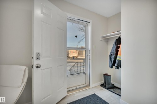 4805 48 Avenue, Wetaskiwin, AB - Indoor Photo Showing Other Room