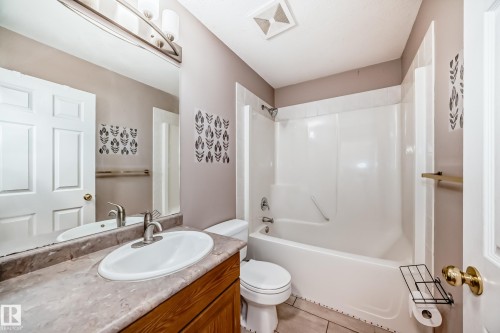 16348 89 Street, Edmonton, AB - Indoor Photo Showing Bathroom
