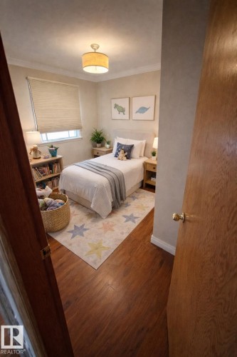 7910 75 Street, Edmonton, AB - Indoor Photo Showing Bedroom