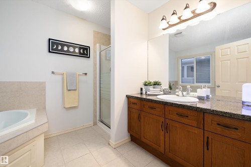 17831 84 Street, Edmonton, AB - Indoor Photo Showing Bathroom