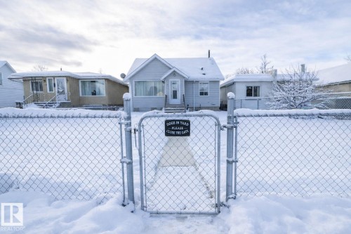 9405 110 Avenue, Edmonton, AB - Outdoor