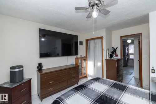 9405 110 Avenue, Edmonton, AB - Indoor Photo Showing Bedroom