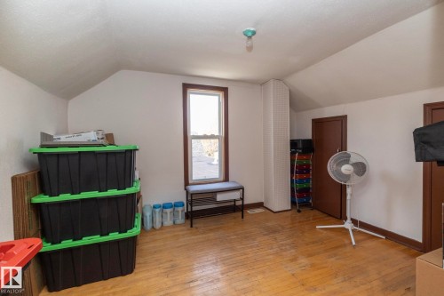 9405 110 Avenue, Edmonton, AB - Indoor