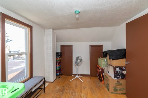 9405 110 Avenue, Edmonton, AB - Indoor Photo Showing Other Room