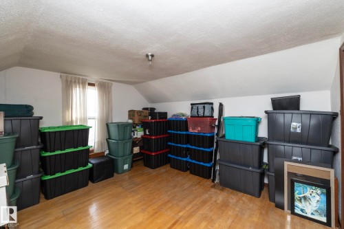 9405 110 Avenue, Edmonton, AB - Indoor