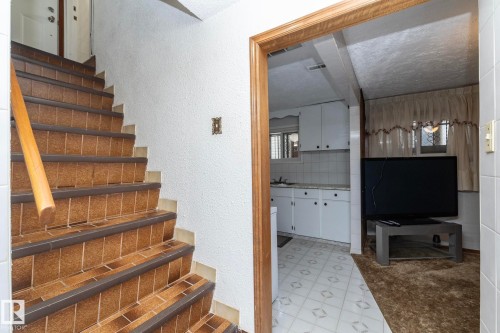 9405 110 Avenue, Edmonton, AB - Indoor Photo Showing Other Room