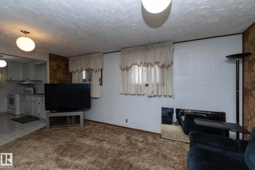 9405 110 Avenue, Edmonton, AB - Indoor Photo Showing Other Room