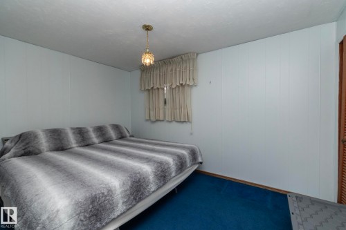 9405 110 Avenue, Edmonton, AB - Indoor Photo Showing Bedroom