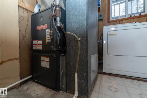 9405 110 Avenue, Edmonton, AB - Indoor