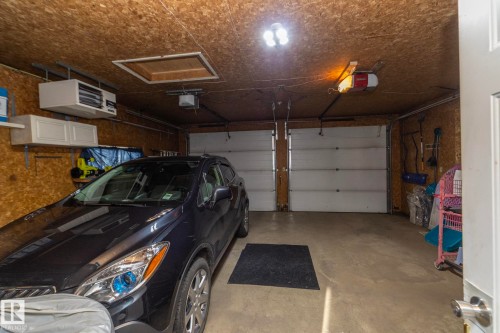 9405 110 Avenue, Edmonton, AB - Indoor Photo Showing Garage