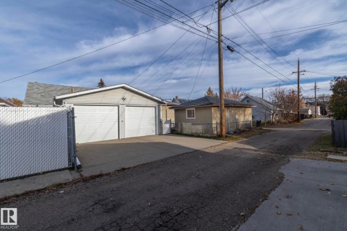9405 110 Avenue, Edmonton, AB - Outdoor