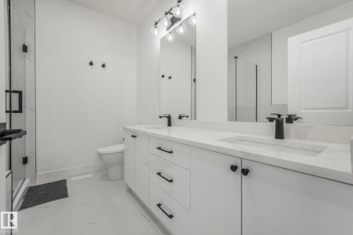 3518 42 Ave, Beaumont, AB - Indoor Photo Showing Bathroom