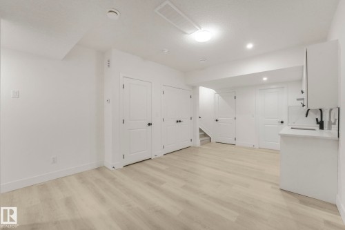 3518 42 Ave, Beaumont, AB - Indoor Photo Showing Other Room