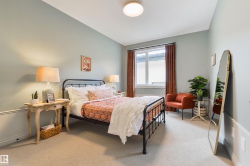 10805 60 Avenue, Edmonton, AB - Indoor Photo Showing Bedroom