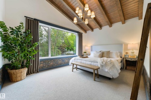 10805 60 Avenue, Edmonton, AB - Indoor Photo Showing Bedroom