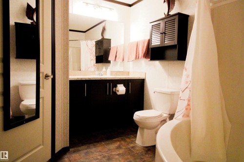 2971 Townsite Crescent, Calling Lake, AB - Indoor Photo Showing Bathroom