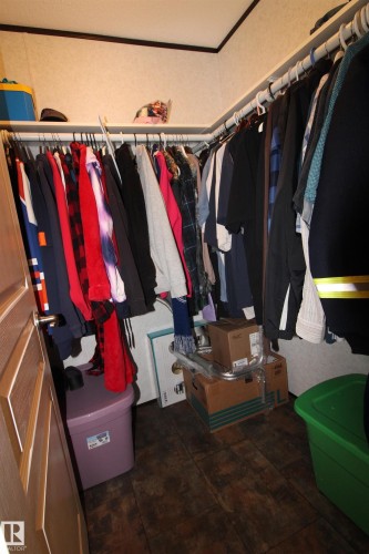 2971 Townsite Crescent, Calling Lake, AB - Indoor With Storage