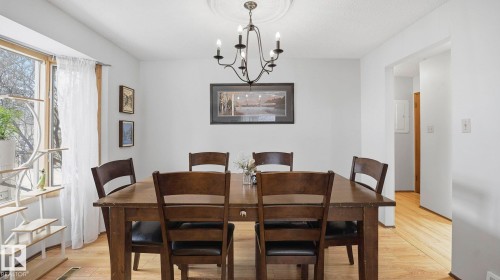 8911 83 Avenue, Edmonton, AB - Indoor Photo Showing Dining Room