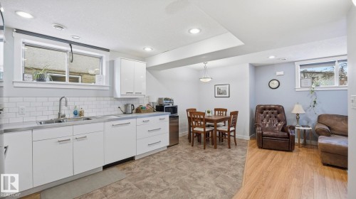 8911 83 Avenue, Edmonton, AB - Indoor