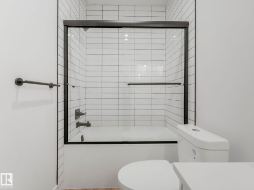 3520 42 Ave, Beaumont, AB - Indoor Photo Showing Bathroom