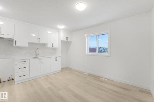 3520 42 Ave, Beaumont, AB - Indoor Photo Showing Kitchen