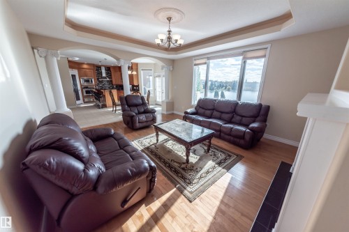 13527 158 Avenue, Edmonton, AB - Indoor Photo Showing Living Room